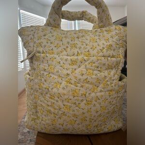BEIS The Backpack Tote in Garden Party diaper bag gently used in great condition